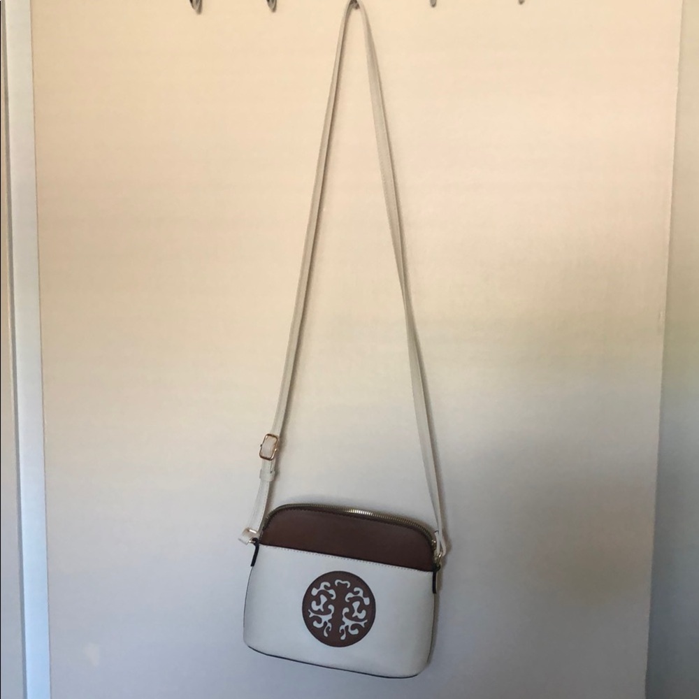 NWOT Deluxity cross body bag